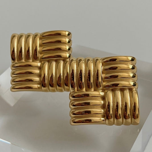 LINED EARRINGS