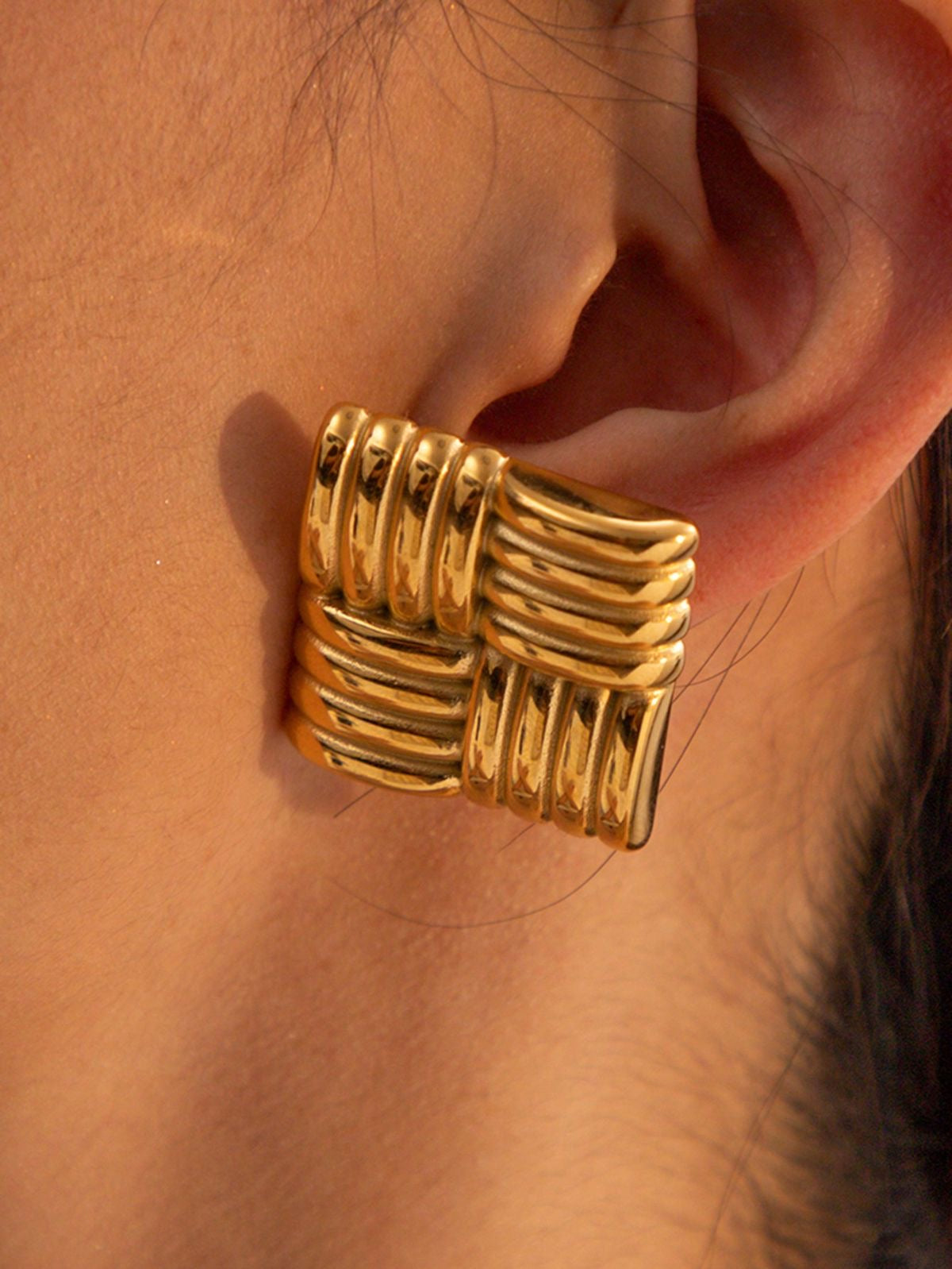 LINED EARRINGS
